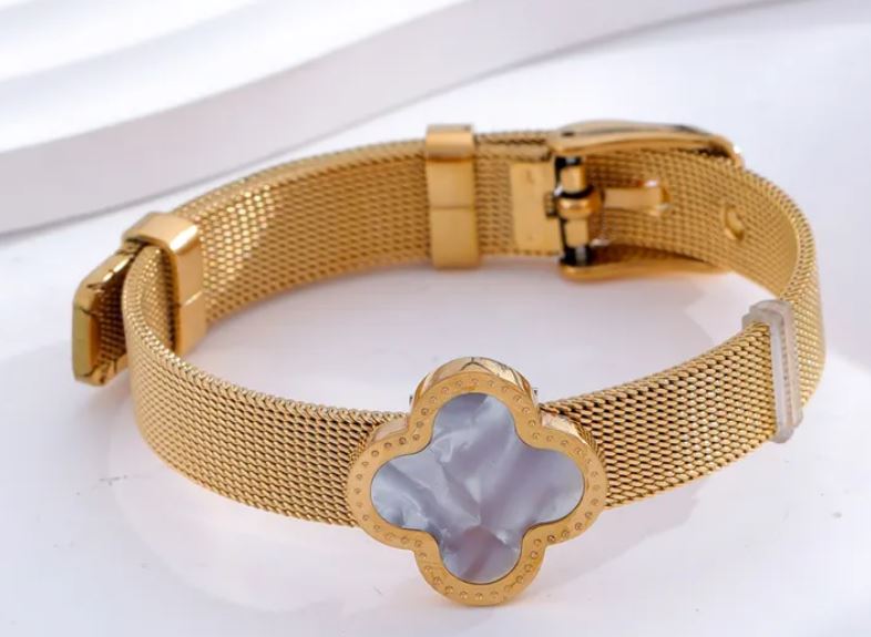 Simple Style Classic Style Four Leaf Clover Titanium Steel Plating Inlay Shell 24K Gold Plated Bangle