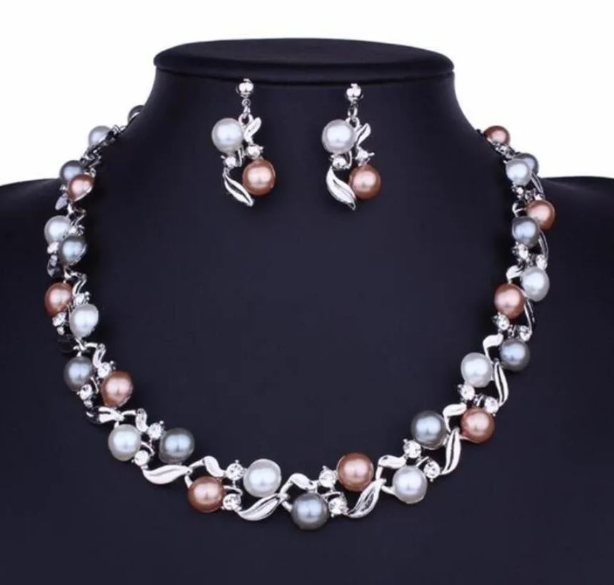 Geometric Alloy Inlay Artificial Pearls Rhinestones Earring and Necklace Set - Silver